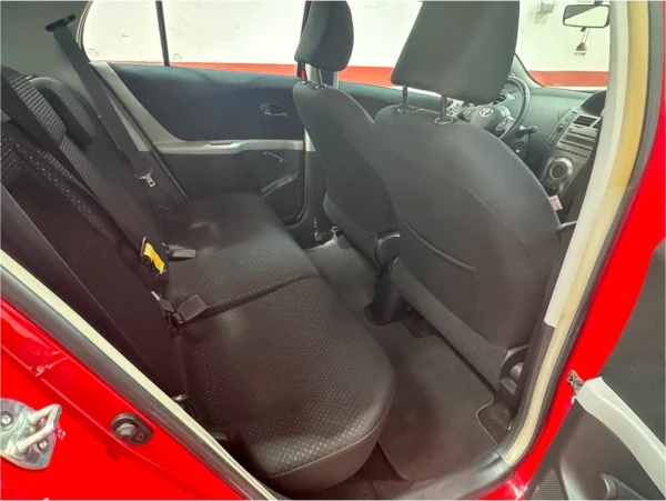 asientos-traseros-toyota-yaris (2)