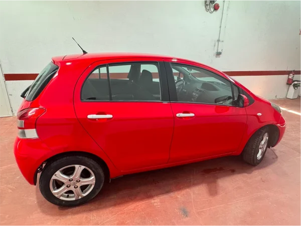 vista-lateral3-toyota-yaris